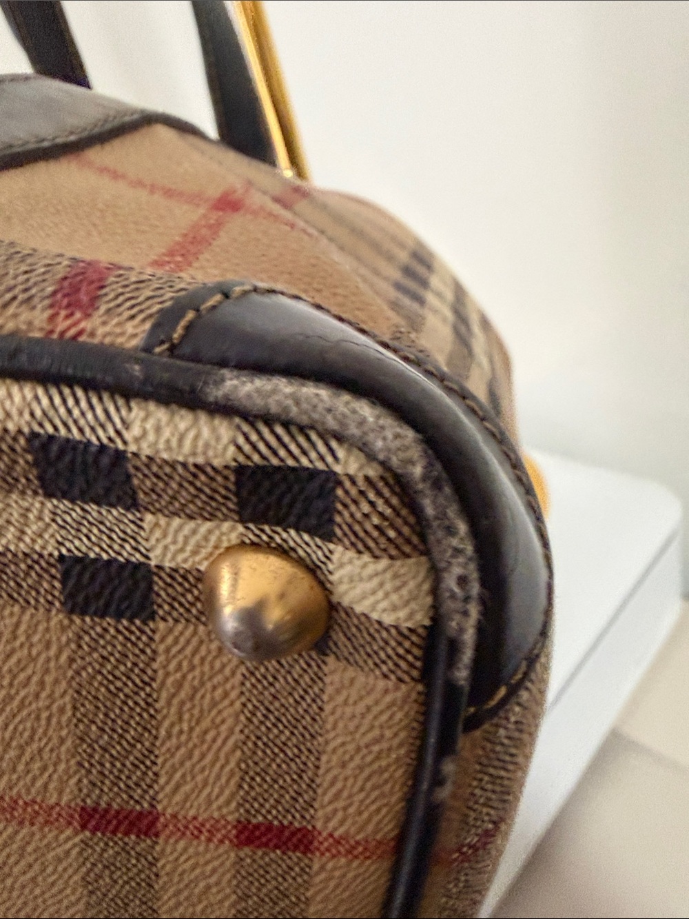 Authentic Vintage Burberrys London Nova Check Bucket Bag - Picture 13 of 17